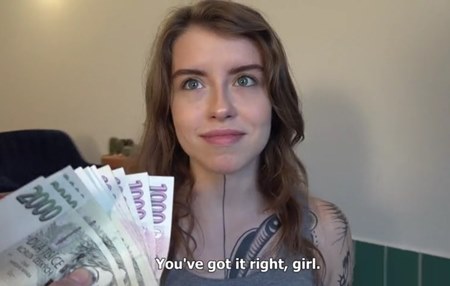 Доставил пиццу приправленную спермой и доплатил чтобы трахнуть клиентку.