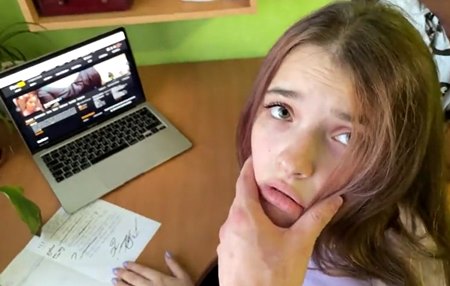 Двойка в тетрадке, порнуха на мониторе, отчим вернулся и жопа будет красная.