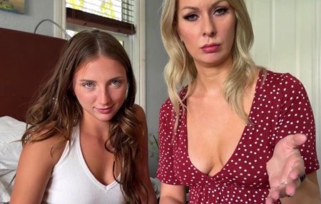 Девушке удается совратить братишку, но делиться членом придется с мамой.