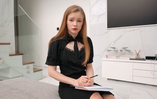 Маклерша "боролась" до конца, чтобы сдать эту квартиру и даже ценой своей киски.